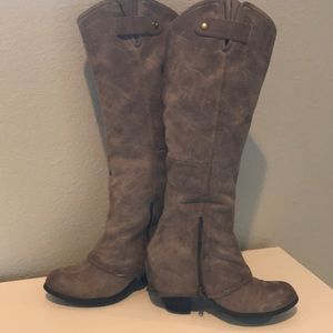 Fergalicious Ledger Too Taupe Boots size 8.5